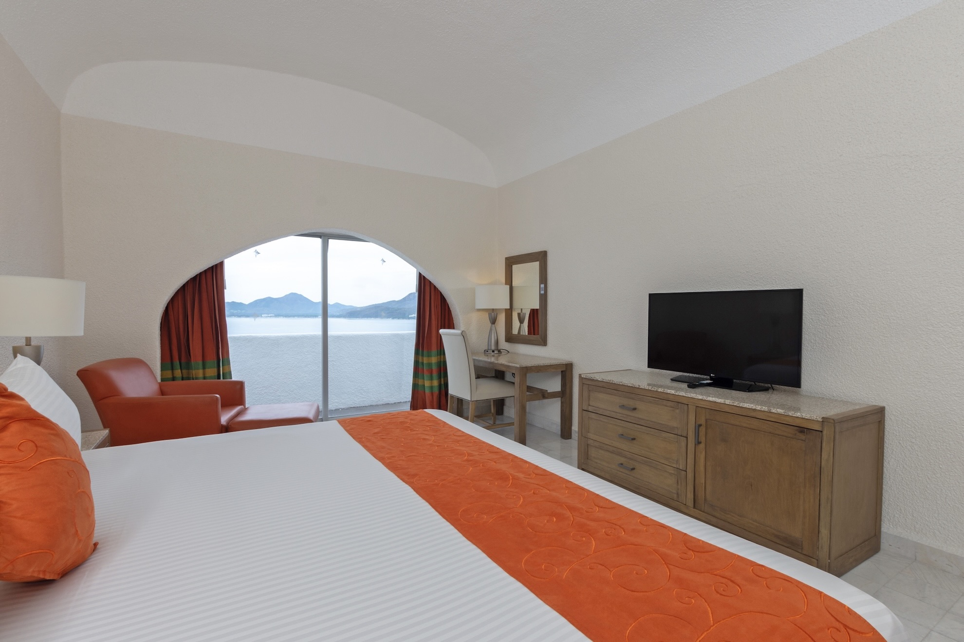 Master Suite - 02